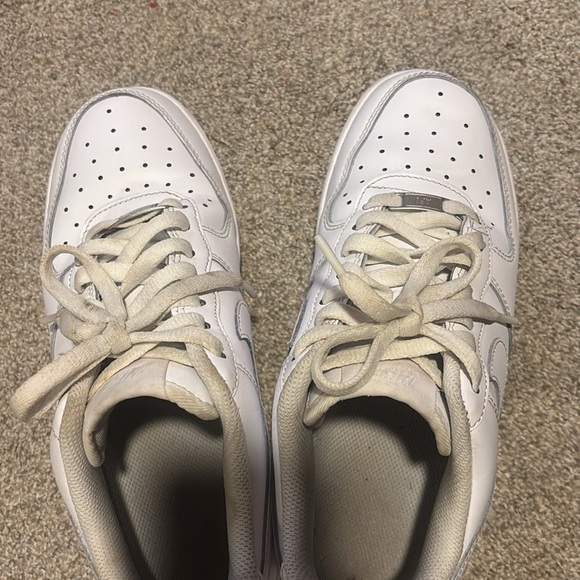 Nike White Air Force 1 Sneakers Classic Design - Picture 4 of 4